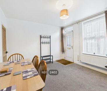 2 bedroom property to rent - Photo 5