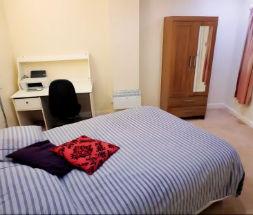 3 Bed 2 Bath - Photo 2