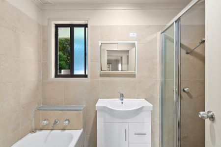 Neat 3 bedroom home - Photo 5