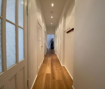 Möblierte 2 Zimmer - Charmanter Altbauflair mit Kamin, Balkon und H... - Photo 2