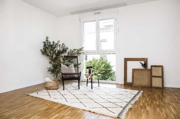 "Moderne Wohnung mit grossem Balkon an sonniger Lage" - Photo 1