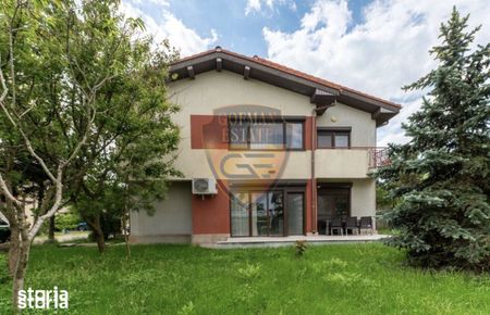 Vila Lux 5 camere P+1 210mp Lazu, 3 bai, 2 parcari, curte 500mp ansamb - Photo 2