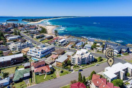 Stunning Ocean Views - Fully Furnished 2-Bedroom Apartment - Photo 3