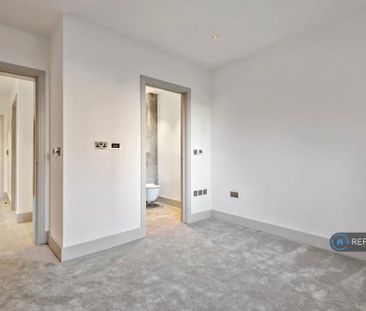 3 bedroom flat to rent - Photo 1