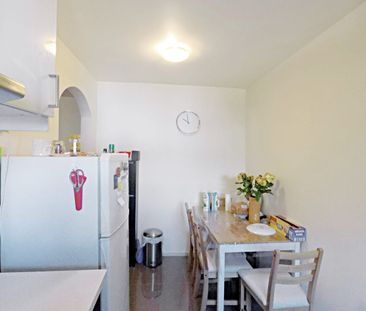 Easy-Care Living in a Boutique Box Hill North Setting - Photo 4