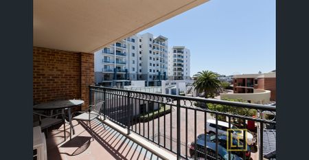 FURNISHED 3 BED APARTMENT - Photo 3