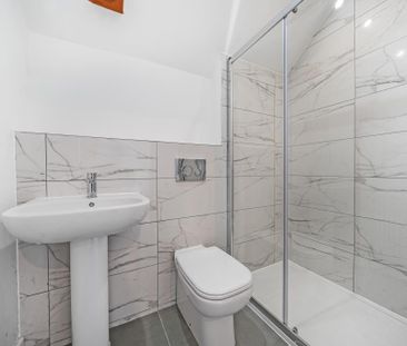 1 bedroom in a house share to rent - Photo 5