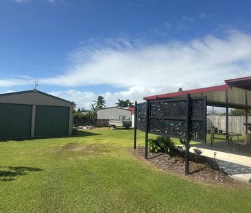 BEACHSIDE HOME WITH SHED - Photo 6
