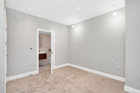 4 bedroom townhouse to rent - Photo 3