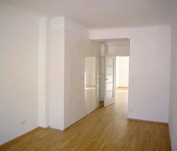 Sonnige ruhige 2 Zimmerwohnung, vom Architekten gestaltet, 3. Liftstock - Photo 3