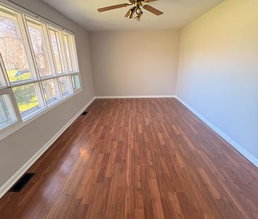 For Lease - 1585 19th Avenue, Richmond Hill, Ontario - Photo 3