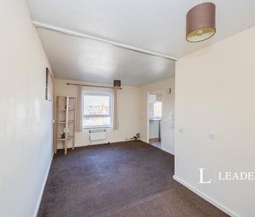 studio to rent The Willows, 255 Twyford Avenue, Portsmouth, PO2 - Photo 2