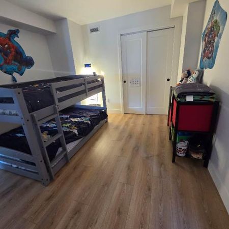 URGENT * 4 1/2 Ste-Foy * Grand et neuf appartement style condo - Photo 3