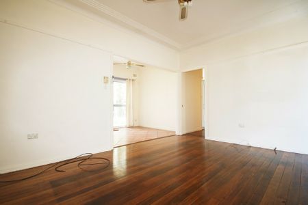 Neat & Spacious Home in a Convenient Revesby Location - Photo 5