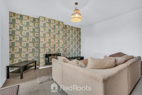 2 bed flat to rent in Kirkby Road, Hemsworth, Pontefract, West Yorkshire, WF9 - Photo 1