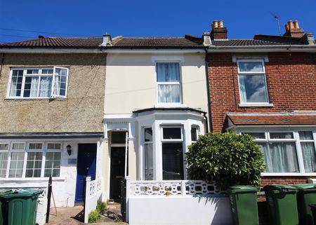 House - Terraced For Rent Wyndcliffe Road, Southsea - Photo 4