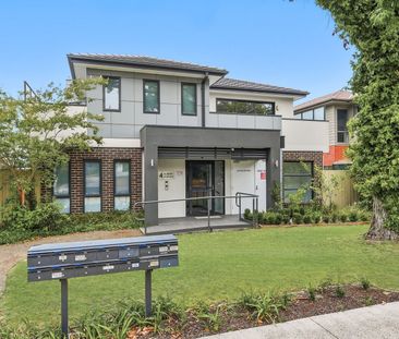 Stylish 2-Bedroom Townhouse Living in Central Oakleigh - Photo 1