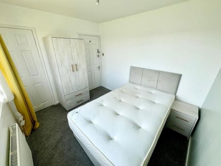 4 bedroom house share to rent - Photo 3