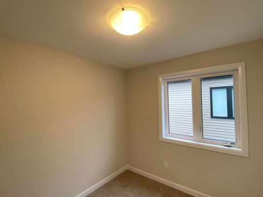 For Lease - 213 Invention Boulevard, Kanata, Ontario - Photo 1