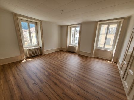 Grand appartement de 4,5 pièces avec ascenseur au centre du village - Photo 4