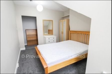 7 Bedroom House near Leeds University - Photo 4