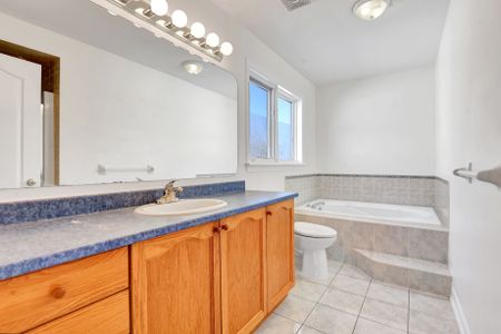 For Lease - 22 MOUNTAIN ASH Drive, Barrhaven, Ontario - Photo 4