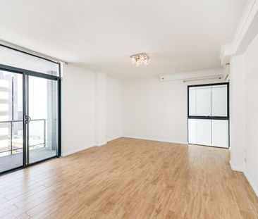 Stylish Inner City Living! - Photo 4