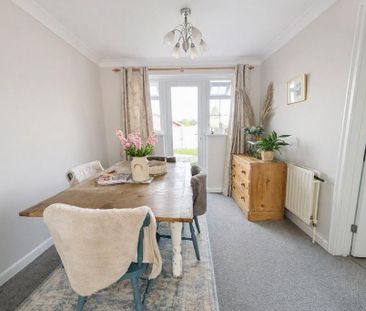 3 bedroom terraced house to rent - Photo 2