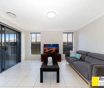 5 Bedroom Family Home in Jordan Springs - Photo 2