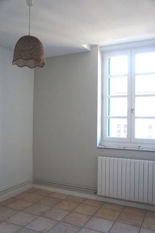 Location Appartement 3 pièces 80m² - Photo 2