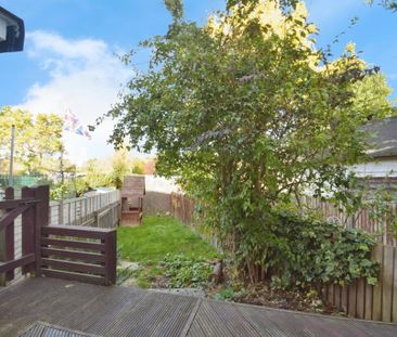 2 bedroom maisonette to rent - Photo 5