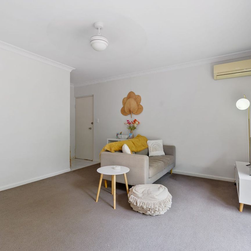 Secure Ground-Floor Apartment in Small Boutique Complex - Photo 1