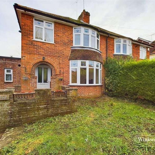 Kentwood Hill, Tilehurst, Reading, Berkshire, RG31 - Photo 1