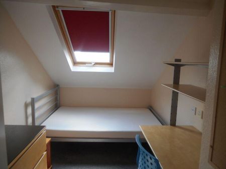 6 bedroom terraced house to rent - Photo 4