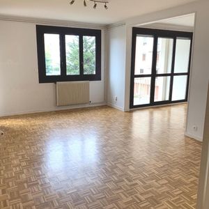 Location Appartement 4 pièces 81m² ECHIROLLES 38130 - Photo 2