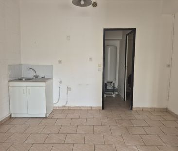Location Appartement 1 pièce 41m² HAUTMONT 59330 - Photo 5