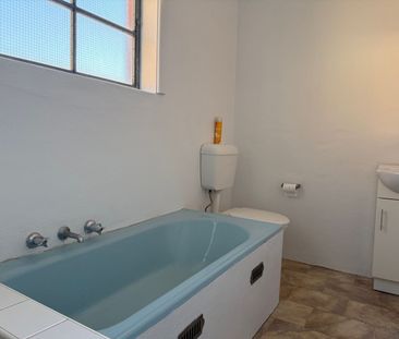 CENTRAL LIVING WITH STUNNING PARK VIEWS - Photo 4