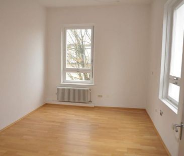 Geräumige, sanierte 2,5-Zimmer-Wohnung mit gehobener Innenausstattu... - Photo 1