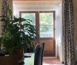 Location, Comfort and Sun - Photo 2