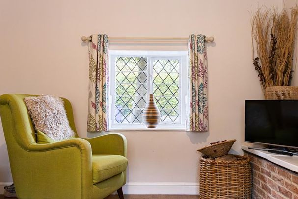 4 bedroom semi-detached house to rent - Photo 1