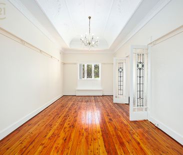 Renovated Home with Garden Maintenance Included ** 18/04/26 ** - Photo 6