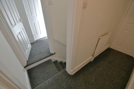 3 bedroom terraced house to rent - Photo 5