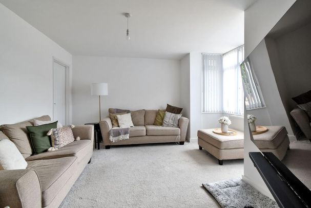 3 bedroom semi-detached house to rent - Photo 1