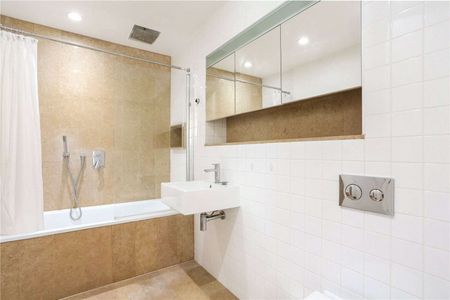 Stunning two bedroom apartment with an amazing roof terrace and balcony. - Photo 5
