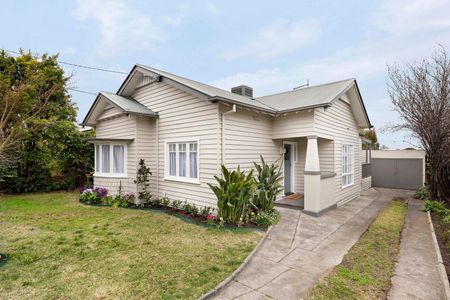 3 Winifred Street, Preston VIC 3072 - Photo 2