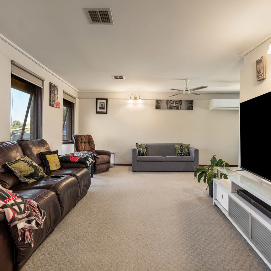 Comfortable Living in a Convenient Traralgon Location - Photo 1