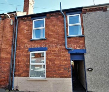 3 bedroom semi-detached house to rent - Photo 2