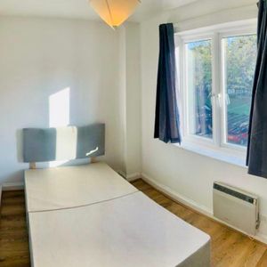 2 Bed Flat, Greys Court, RG1 - Photo 2