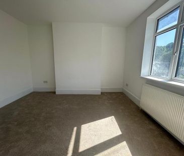 3 bedroom maisonette to rent - Photo 3