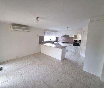 Perfect location! - Photo 2